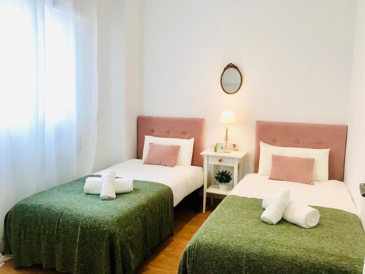 Gleaming & Well Located Apartment In Malaga Center Eksteriør billede
