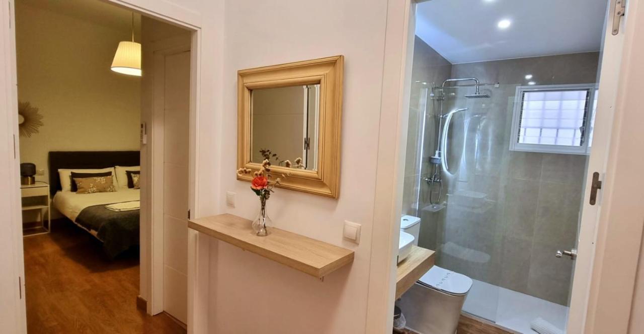 Gleaming & Well Located Apartment In Malaga Center Eksteriør billede